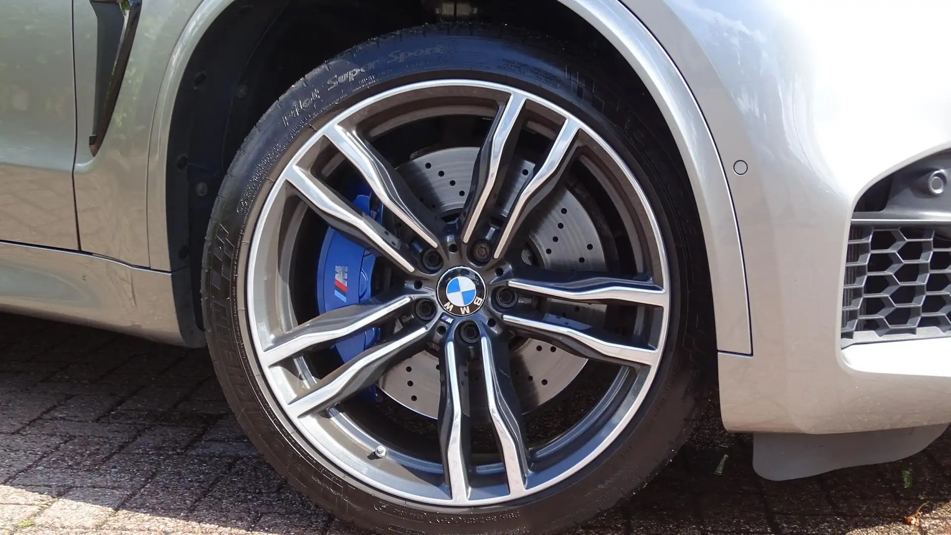 BMW X5 M Black Fire Edition, Vol, Pano / Headsup / Bang&Olu Gris - 2