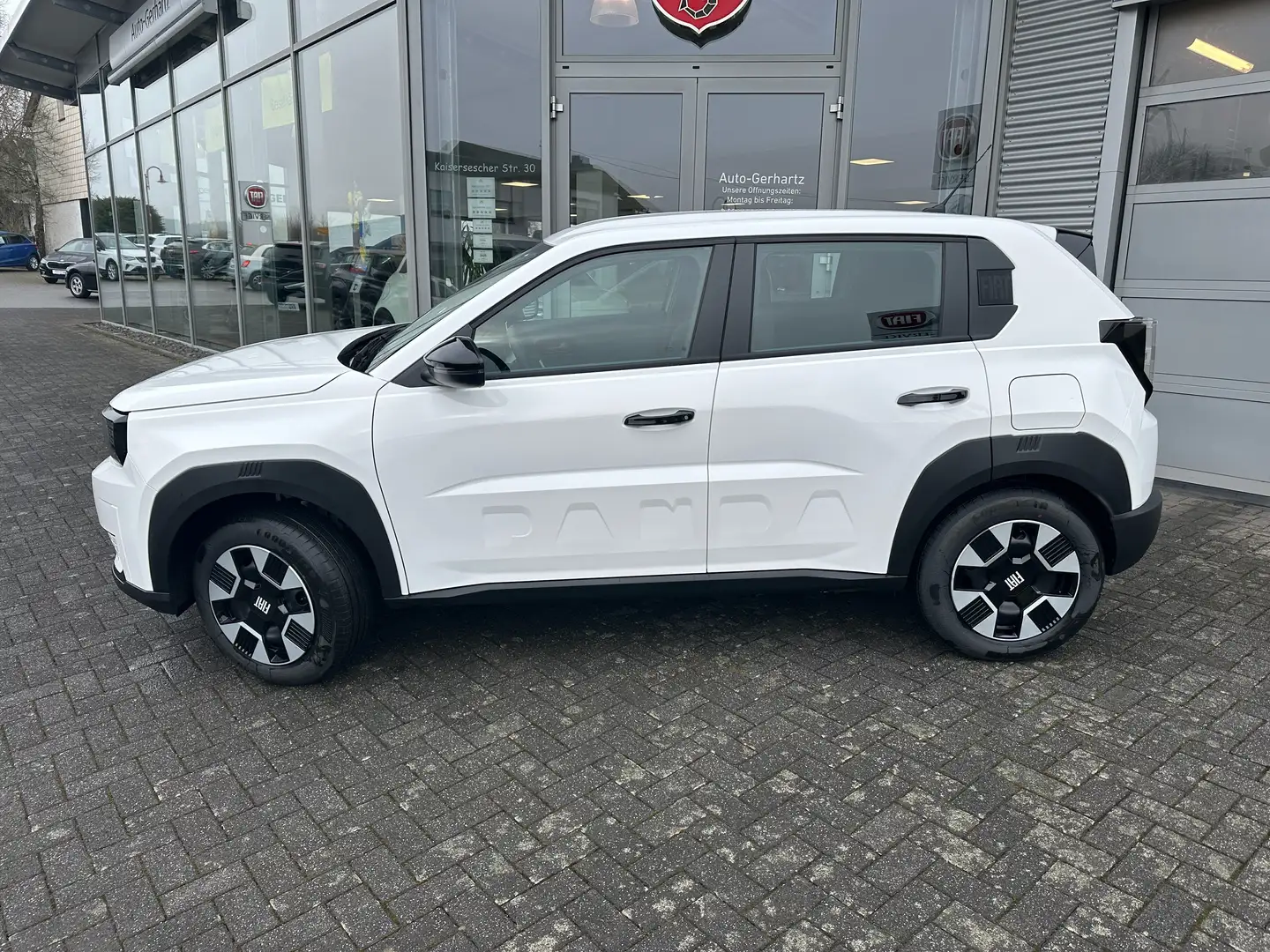 Fiat Grande Panda Grande Panda Hybrid 1.2 eDCT Business Edition Weiß - 2