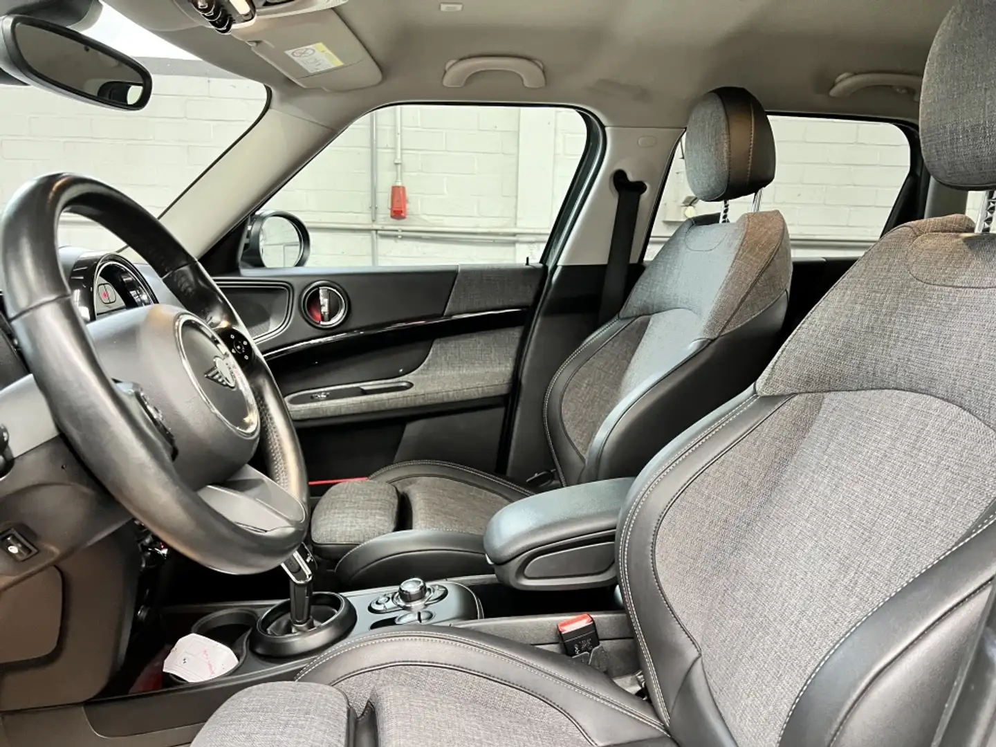 MINI Cooper Countryman Mini 1.5 Bns Ed. Automaat Sage Green/Black Cruise Groen - 2