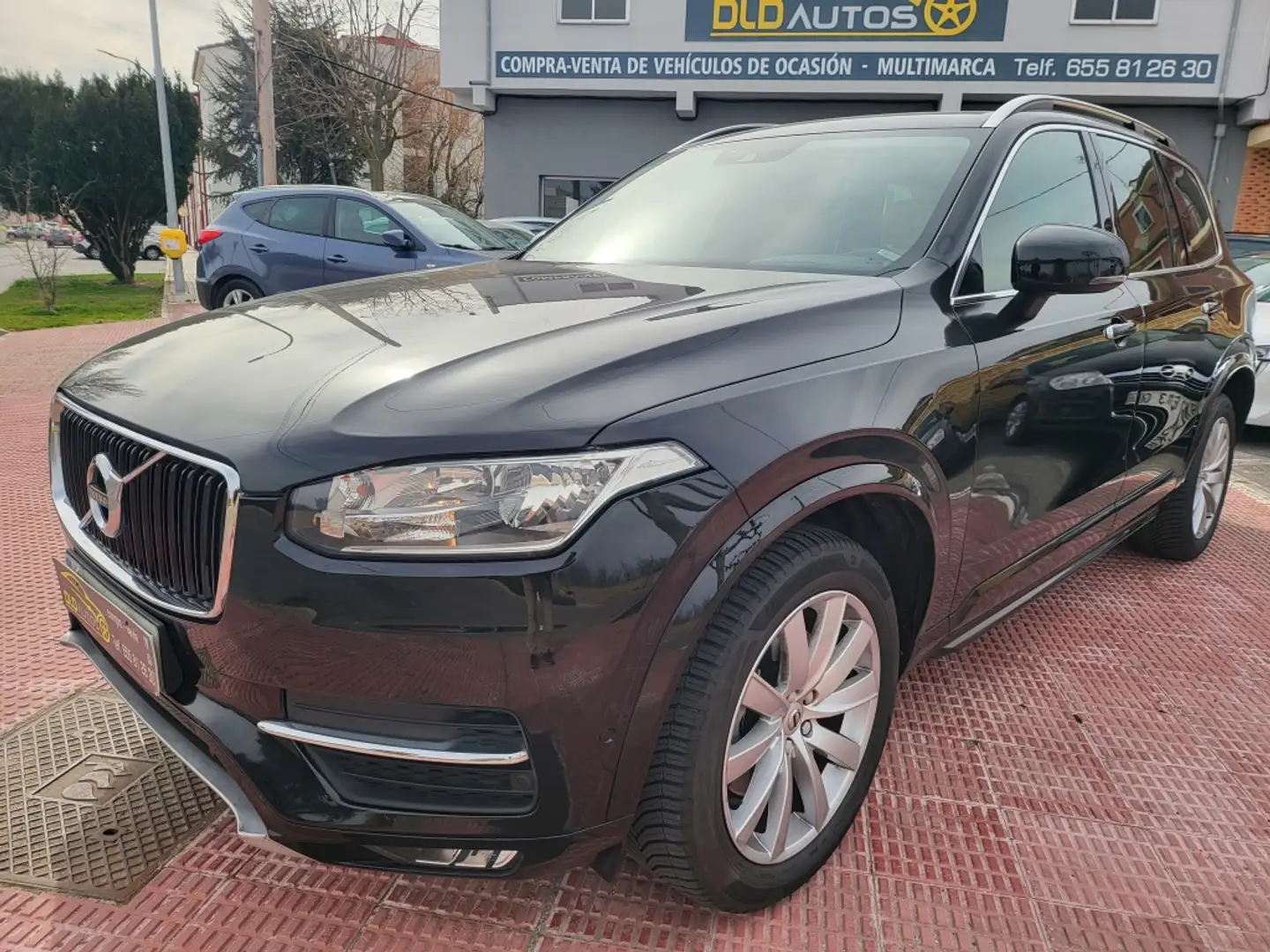 Volvo XC90 D5 Momentum 7pl. AWD 235 Aut. Negro - 1