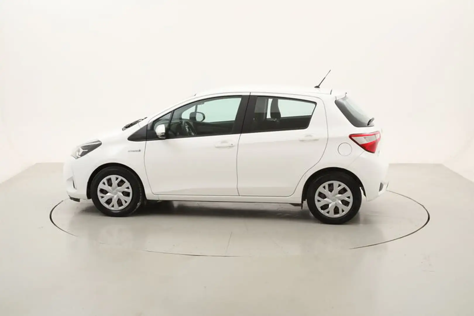 Toyota Yaris Hybrid Business 1.5 Full Hybrid 101CV Bianco - 2