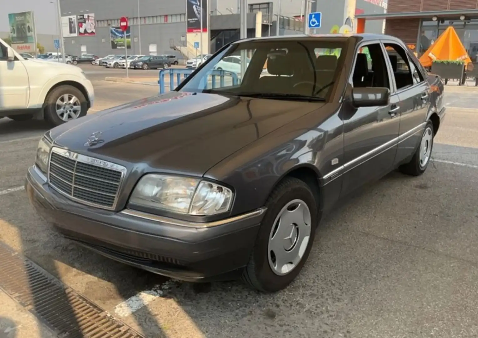 Mercedes-Benz C 200 Elegance Grigio - 1