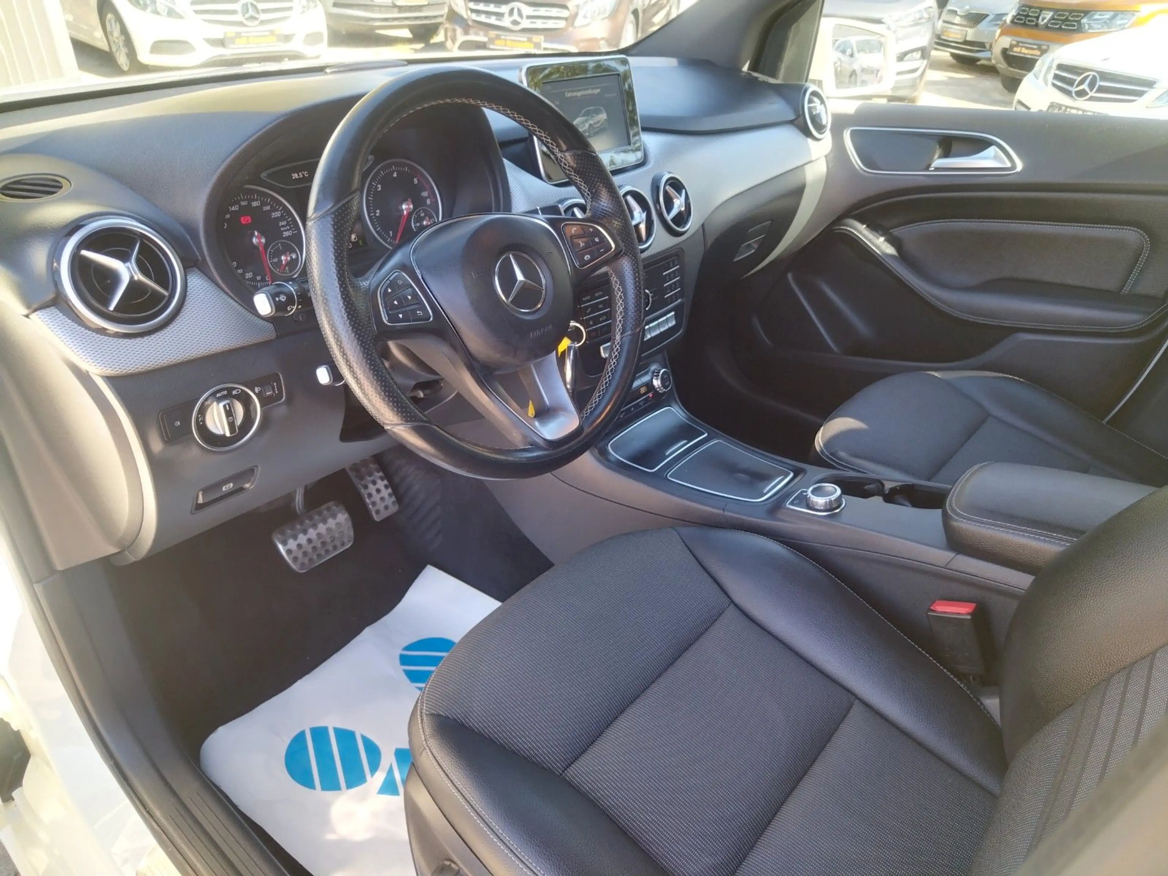 Mercedes-Benz B 200 CDI / d 4Matic+2.HAND+PANO+S.DACH+CAM+SHZ — photo 10