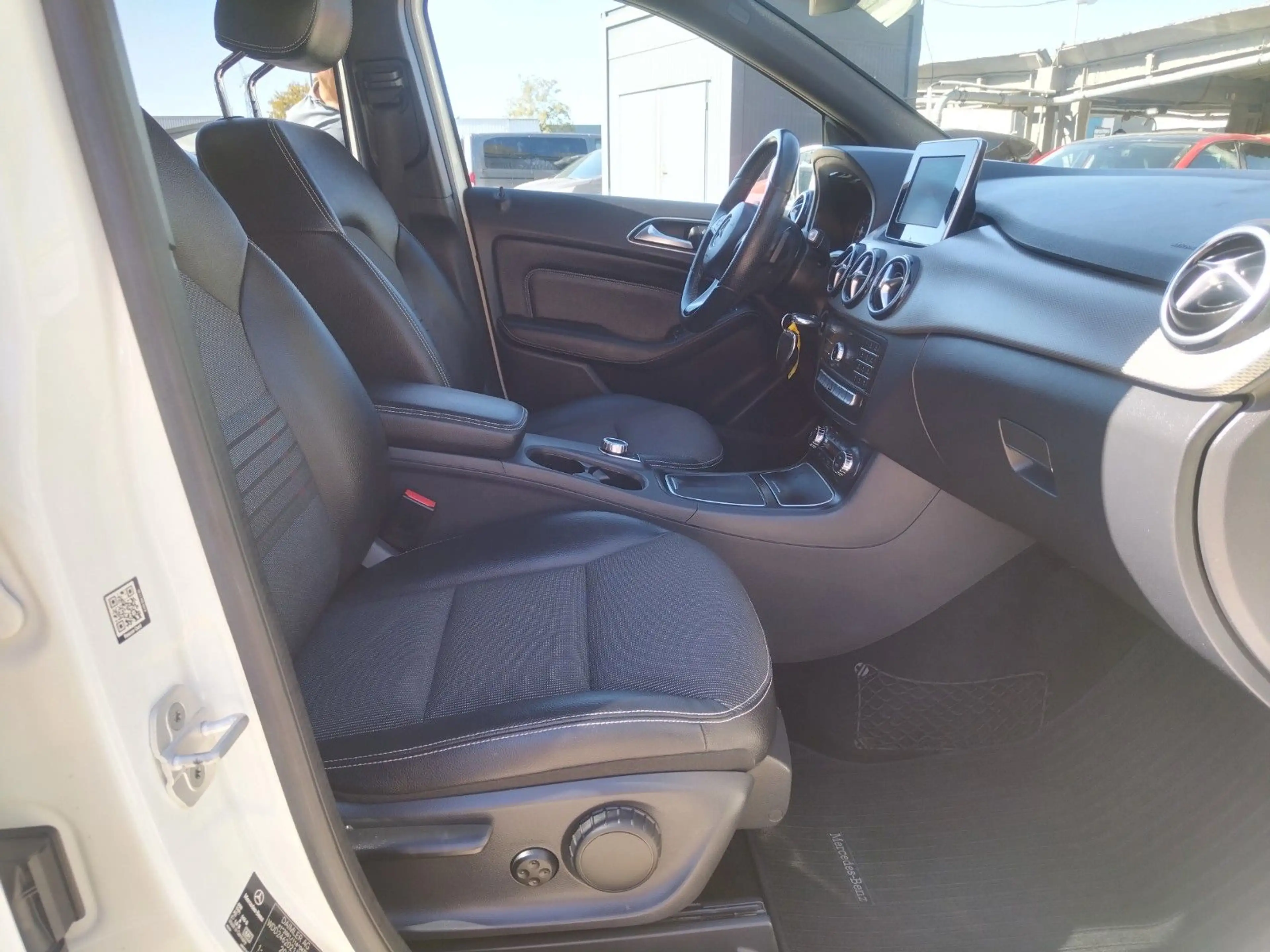 Mercedes-Benz B 200 CDI / d 4Matic+2.HAND+PANO+S.DACH+CAM+SHZ — photo 15