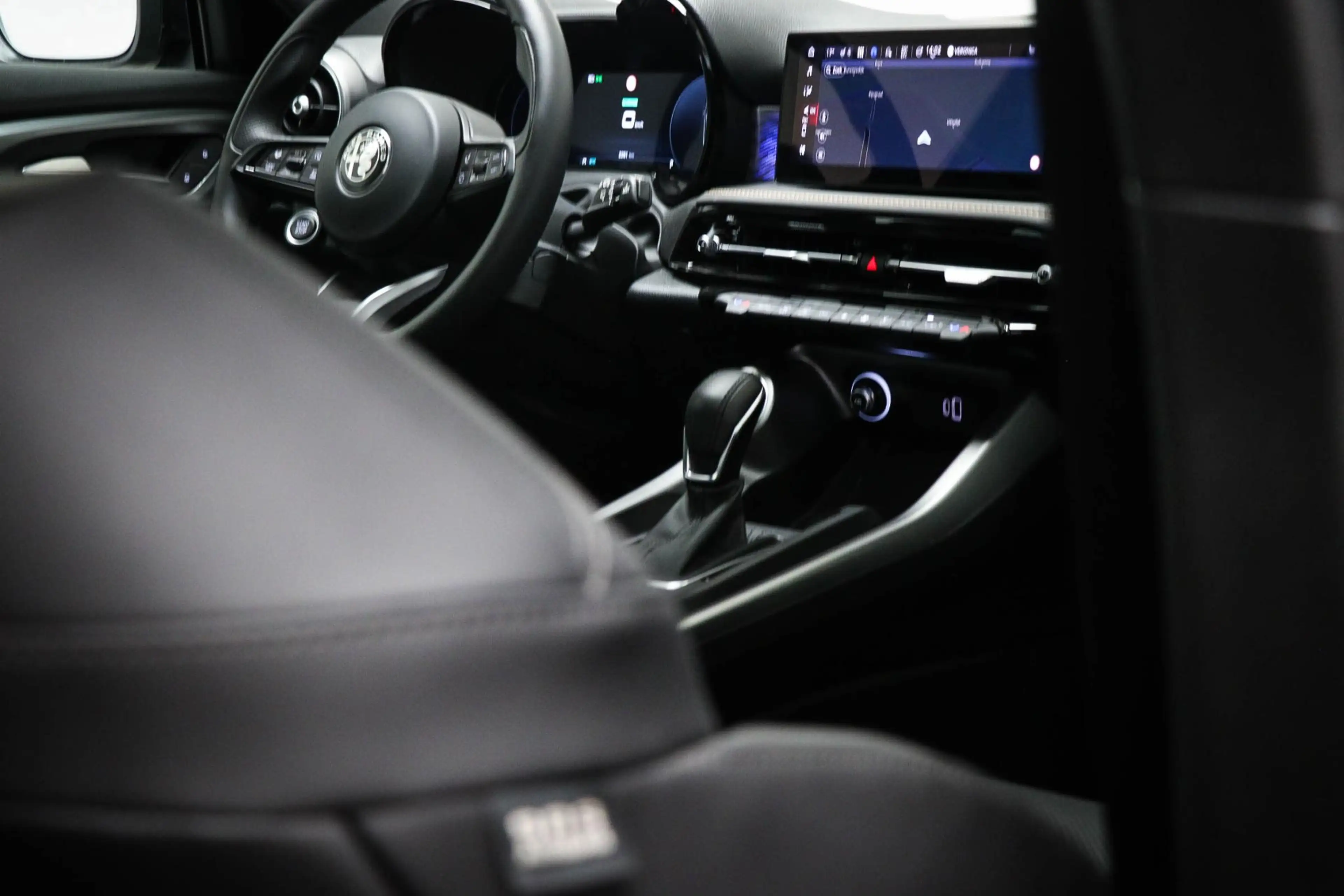 Alfa Romeo Tonale Veloce PANORAMADAK | STOELVENTILATIE | STUURVERWAR — photo 16
