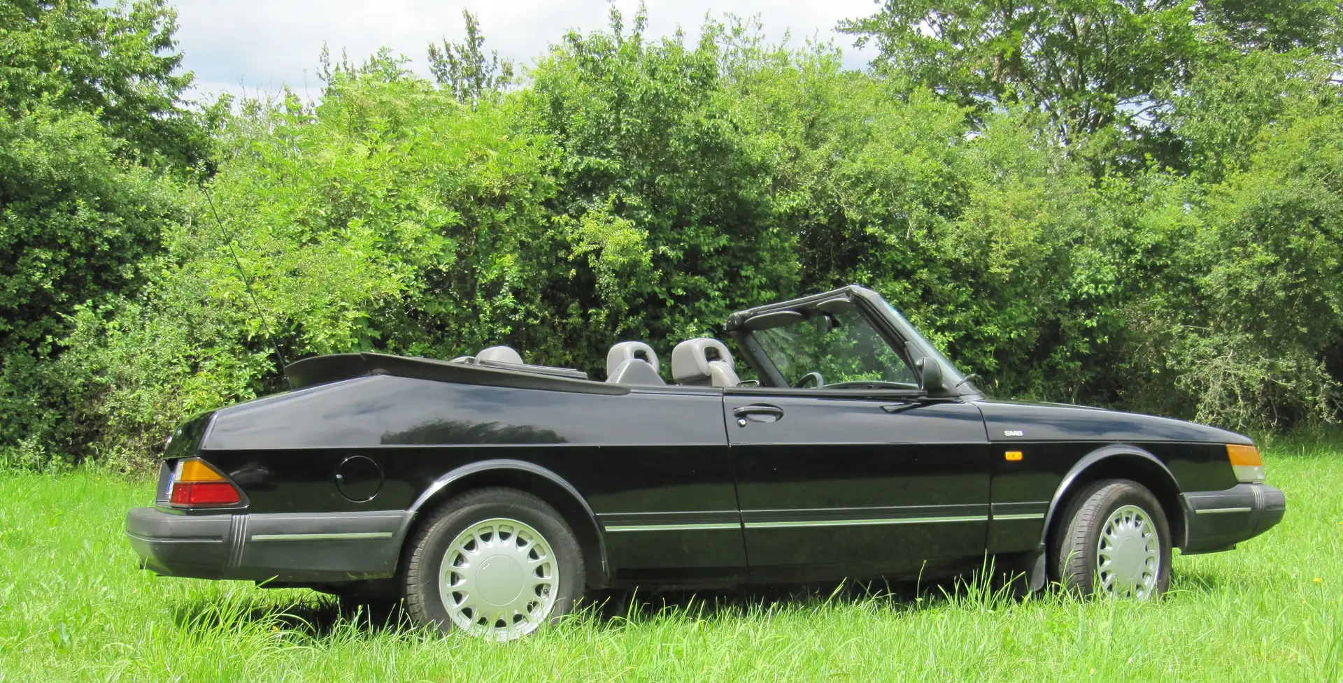 Saab 900 900 i 2.1-16 Cabrio Schwarz - 2