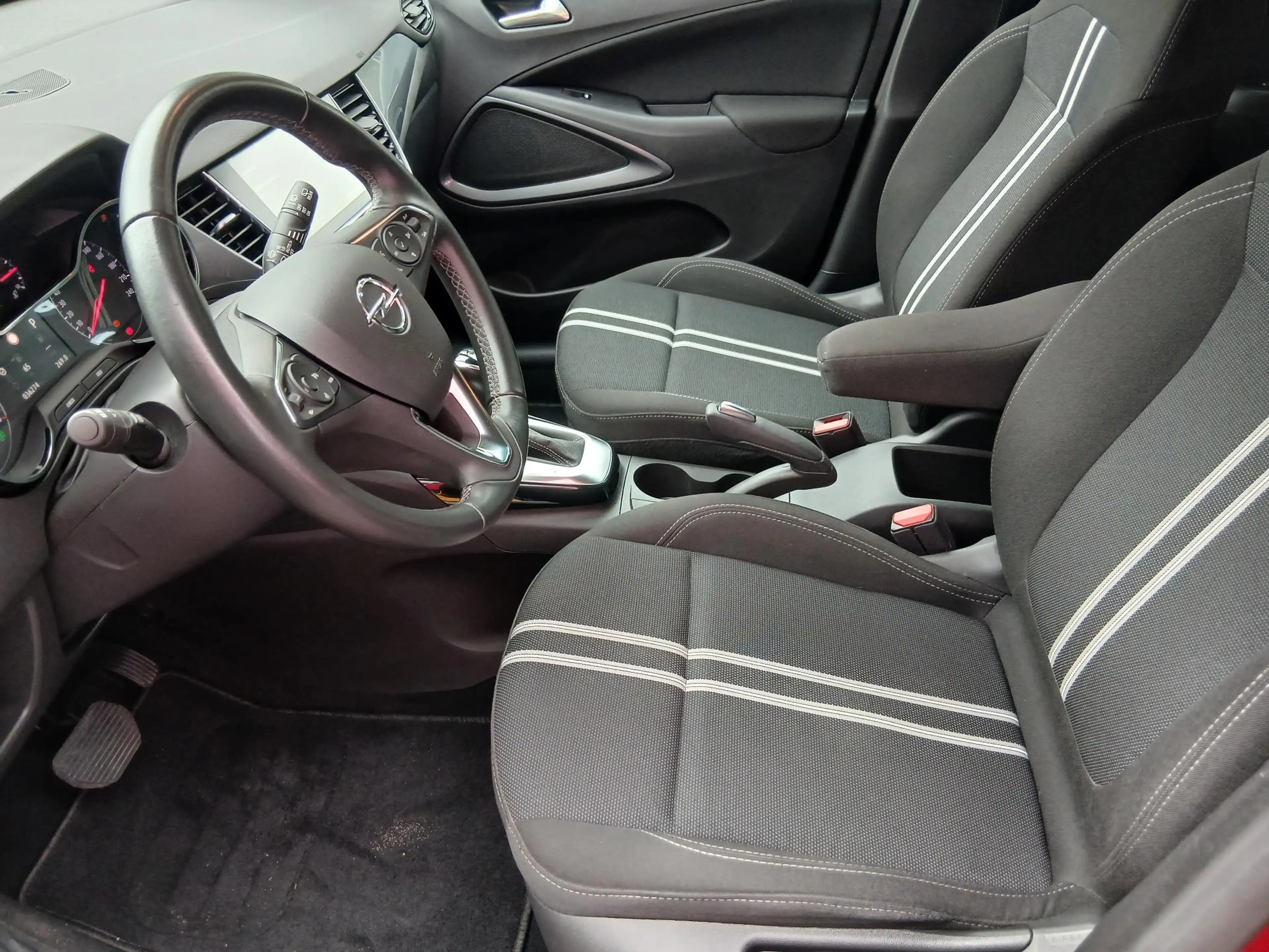 Opel Crossland 1.2 Turbo Elegance — photo 14