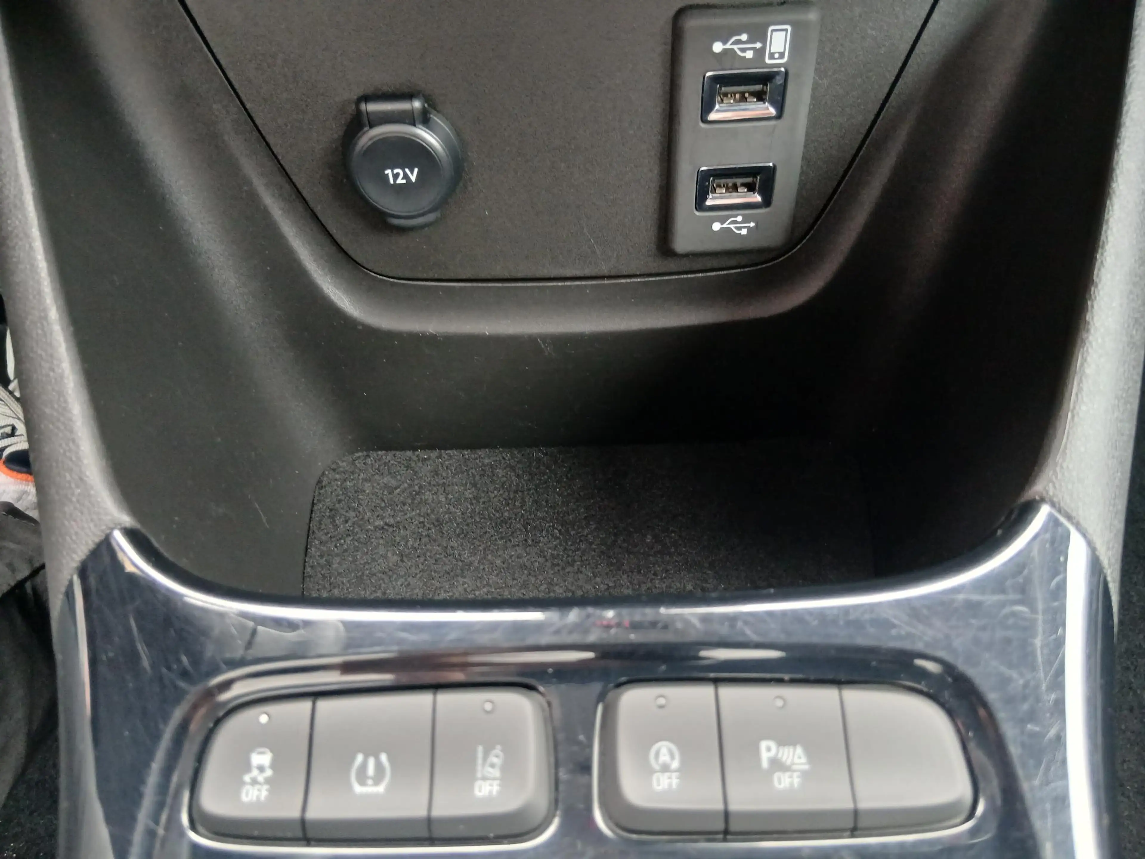 Opel Crossland 1.2 Turbo Elegance — photo 33