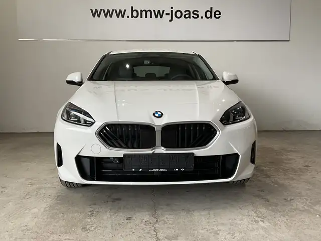 BMW 1 Series view 2