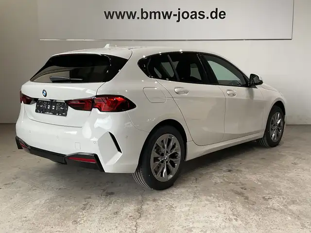 BMW 1 Series view 13