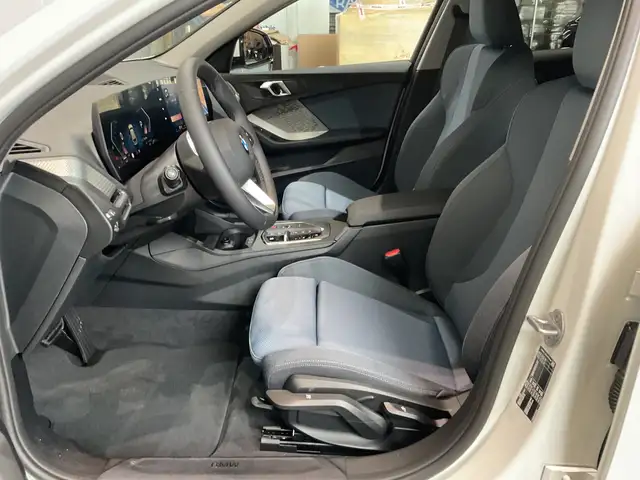 BMW 1 Series view 7