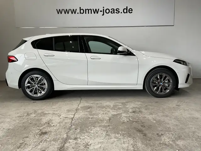 BMW 1 Series view 11