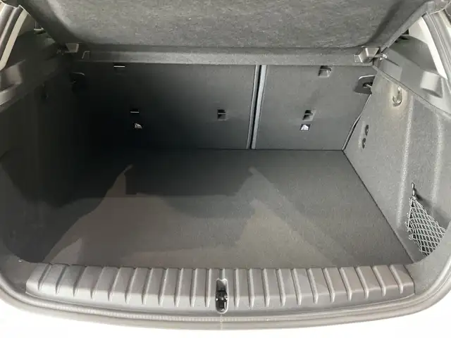 BMW 1 Series view 10