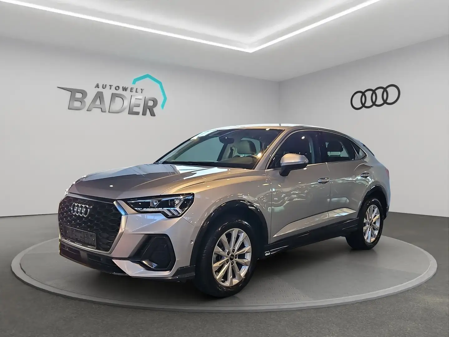Audi Q3 Sportback Navi LED AHK 35 TFSI basis Silber - 1