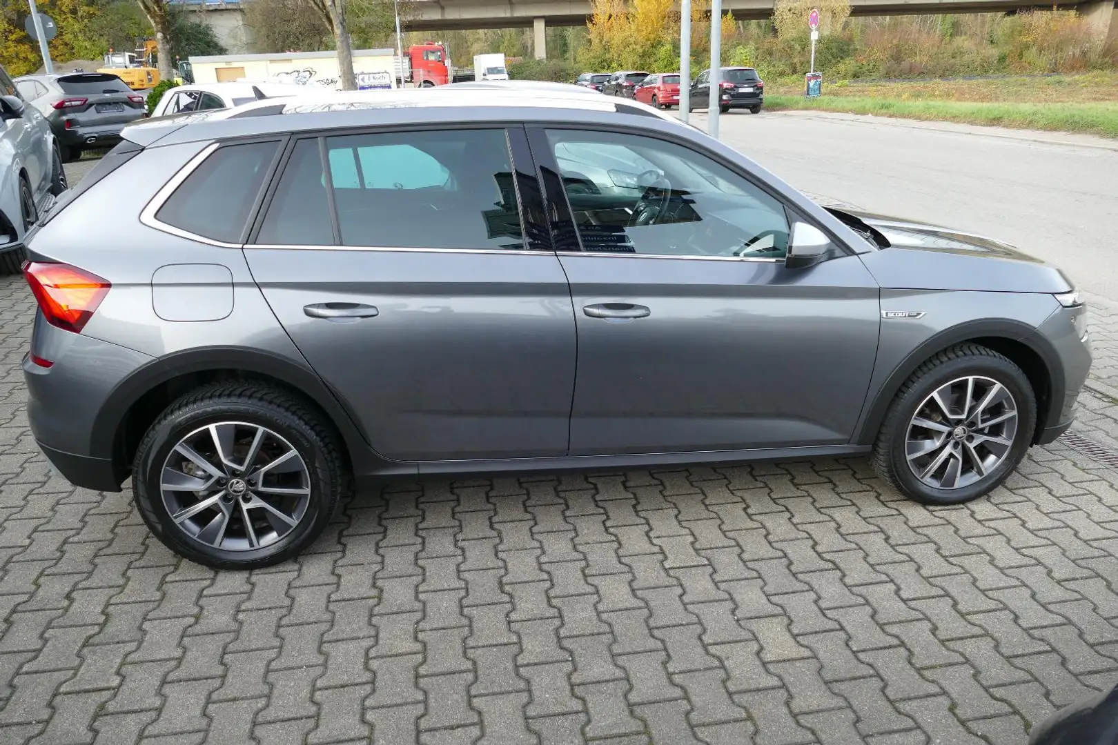 Skoda Kamiq Scout*NAVI*CAM*VIRTUAL*LED*ALLWETTER*** Grau - 2
