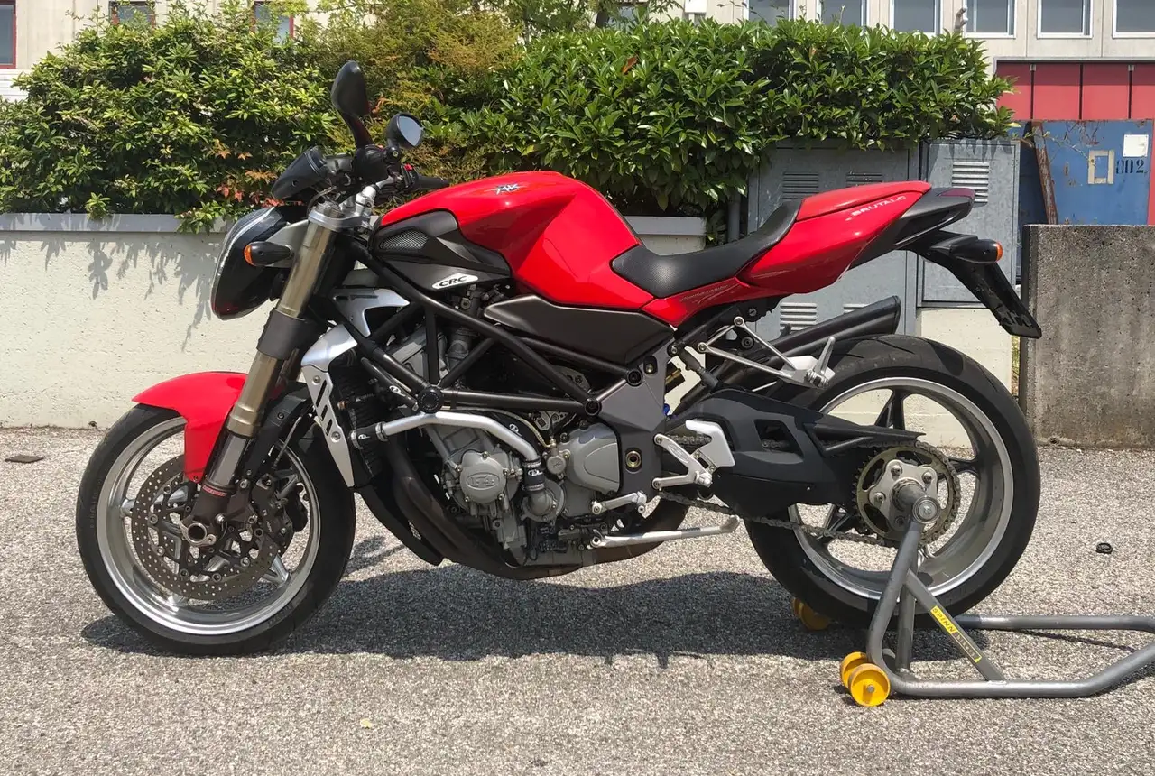 MV Agusta Brutale 750