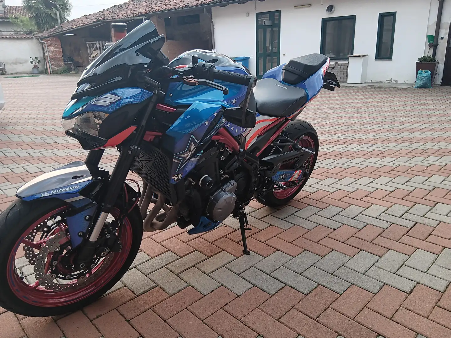 Kawasaki Z 900 Blue - 2