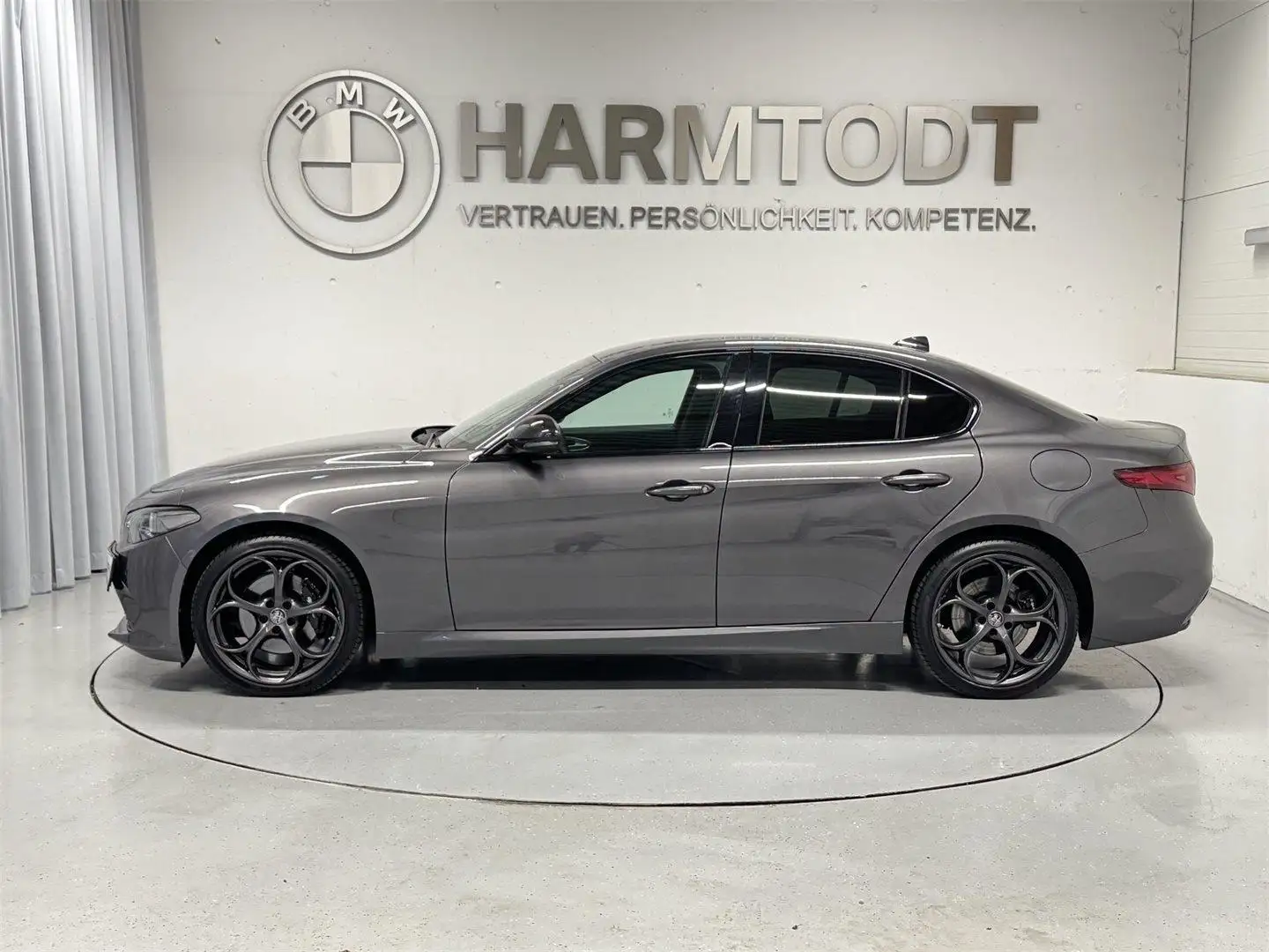 Alfa Romeo Giulia B-Tech 200 ATX Gris - 2