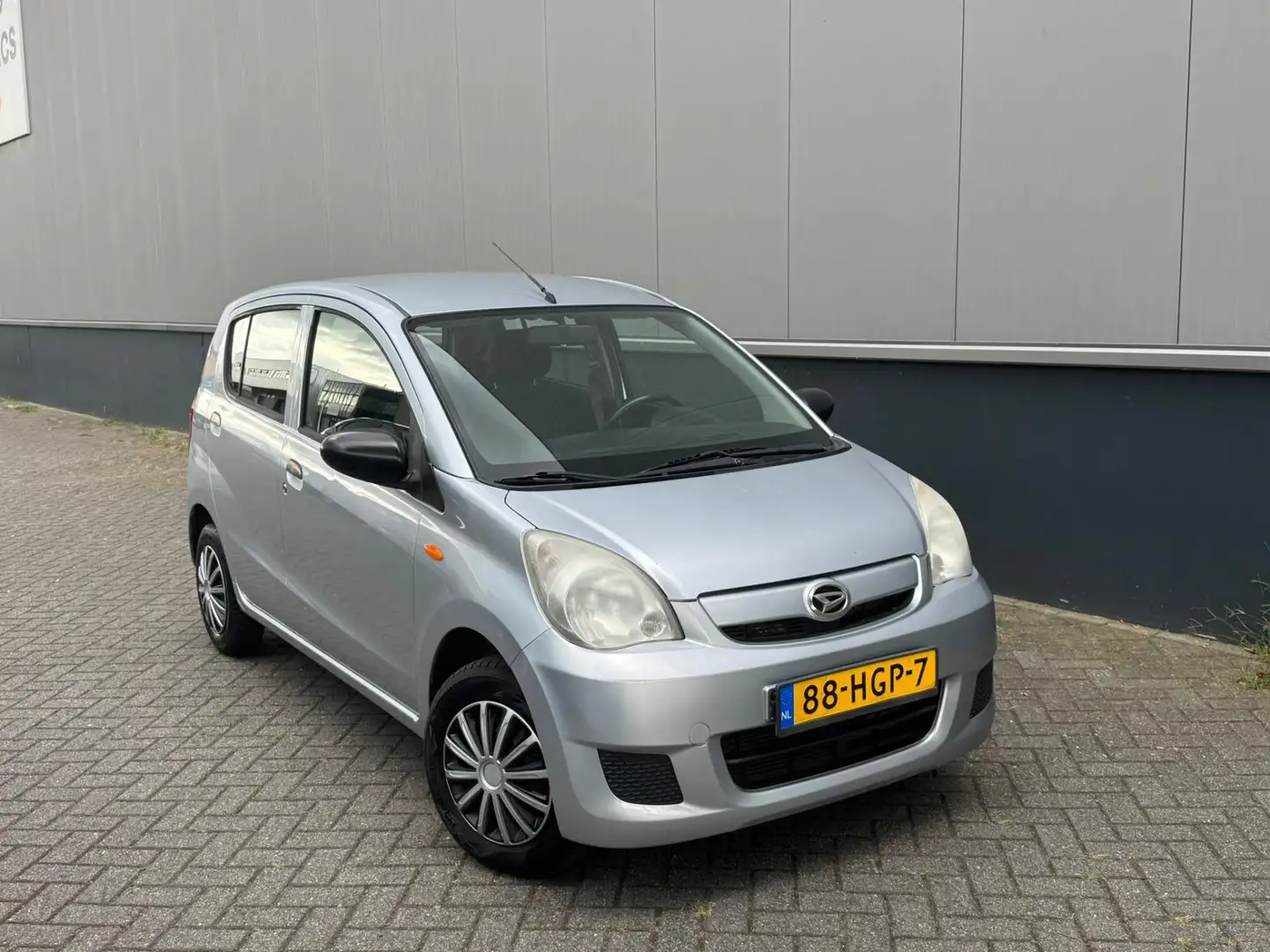 Daihatsu Cuore 1.0 Trend Nieuwe apk Nette auto NAP Gris - 2