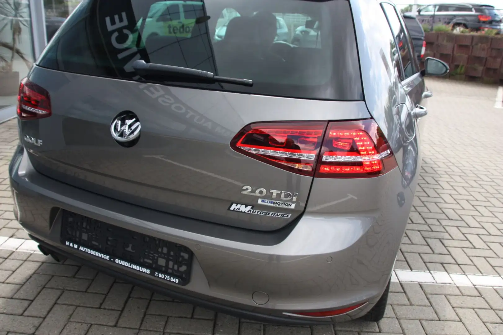 Volkswagen Golf VII Lim. Highline BMT Gris - 2