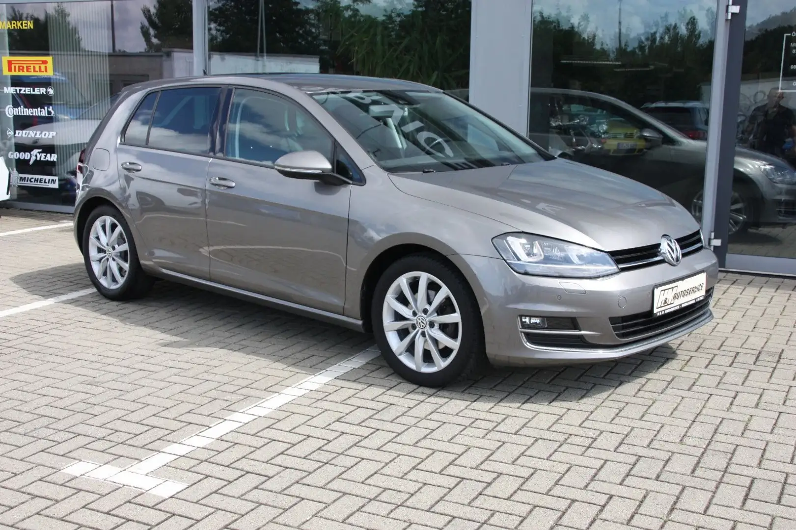 Volkswagen Golf VII Lim. Highline BMT Gris - 1