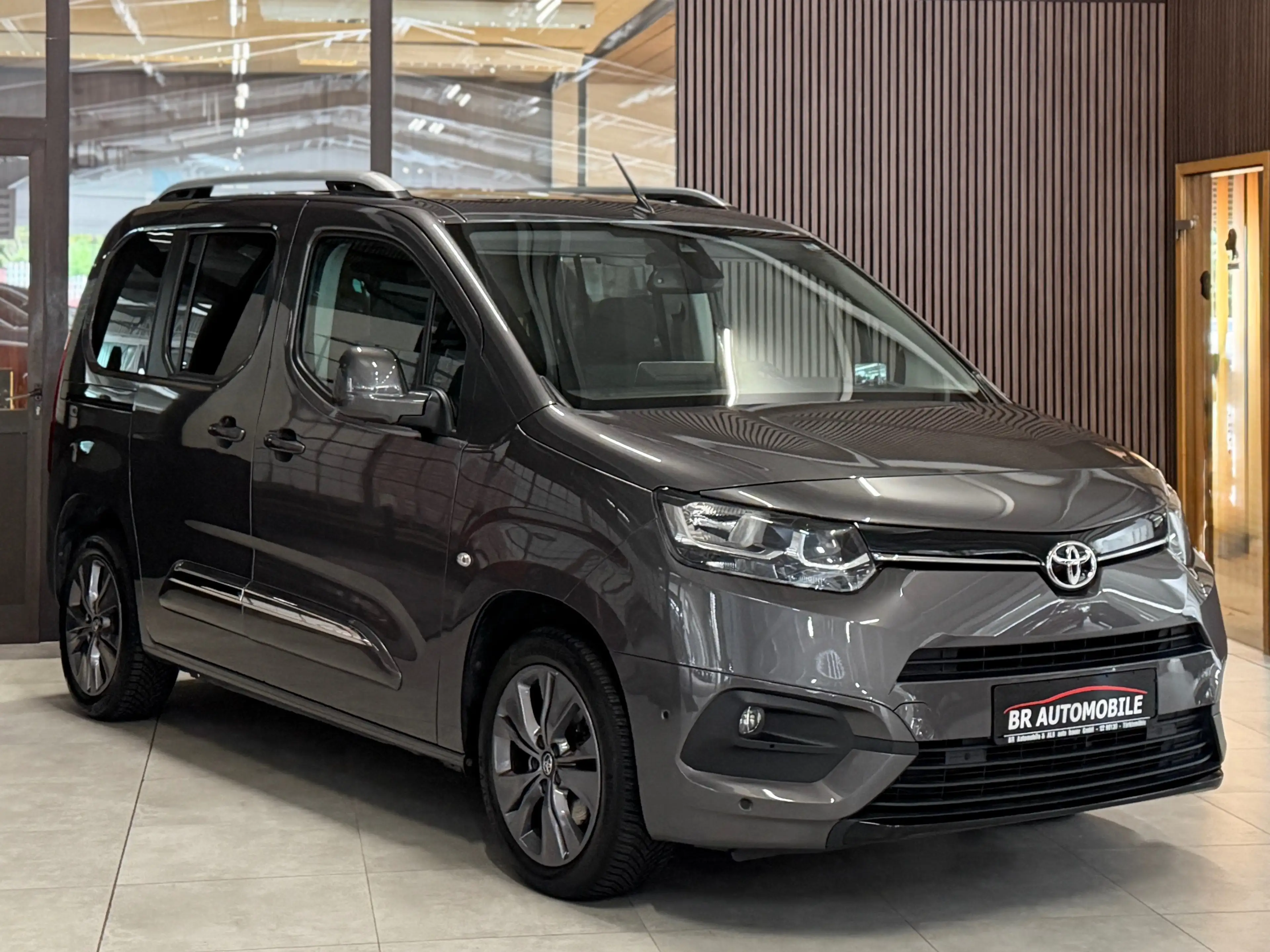 Toyota Proace City L1 Executive*Automatik*Panorama*Kamera*HeadUp*SHZ — photo 2