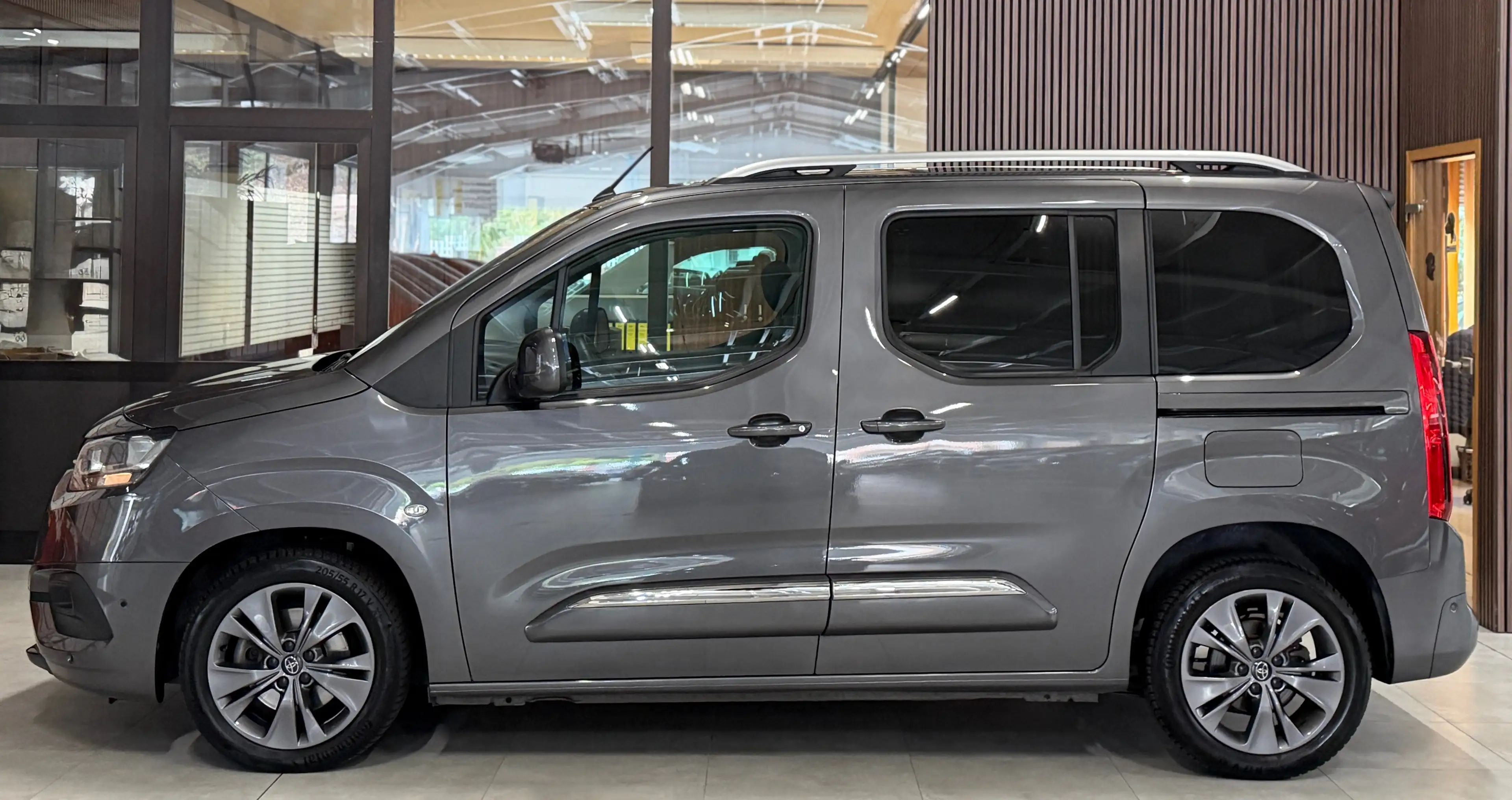 Toyota Proace City L1 Executive*Automatik*Panorama*Kamera*HeadUp*SHZ — photo 9