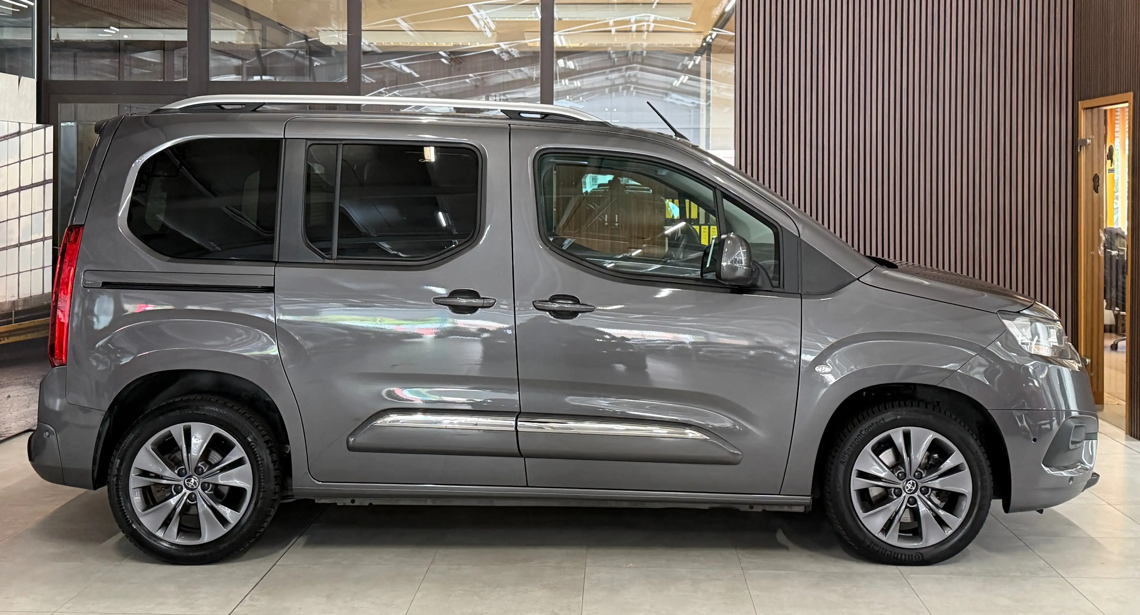 Toyota Proace City L1 Executive*Automatik*Panorama*Kamera*HeadUp*SHZ — photo 8
