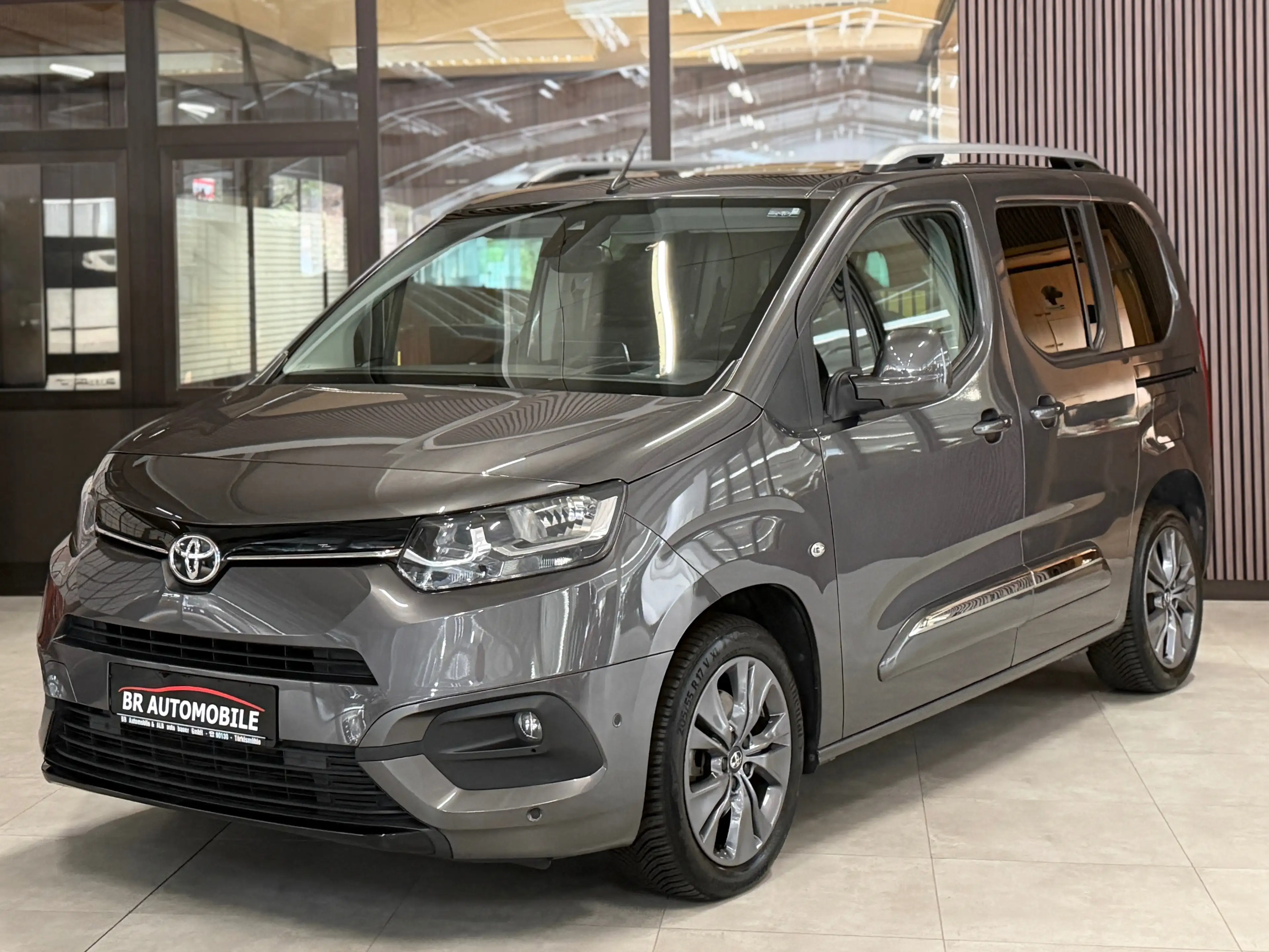 Toyota Proace City L1 Executive*Automatik*Panorama*Kamera*HeadUp*SHZ — photo 3