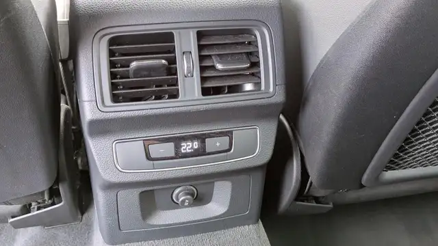 Audi Q5 view 13