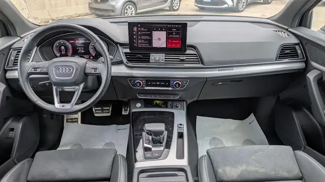 Audi Q5 view 6
