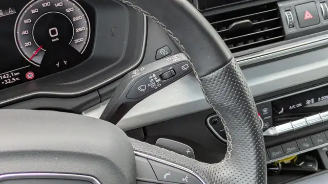 Audi Q5 view 9