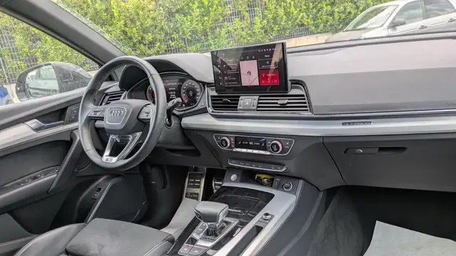 Audi Q5 view 7