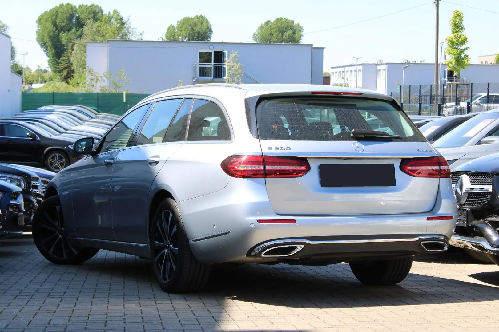 Mercedes-Benz E 200 T 4Matic/Klima/Navi/Sitzhzg/Leder/360°Kame Silber - 2
