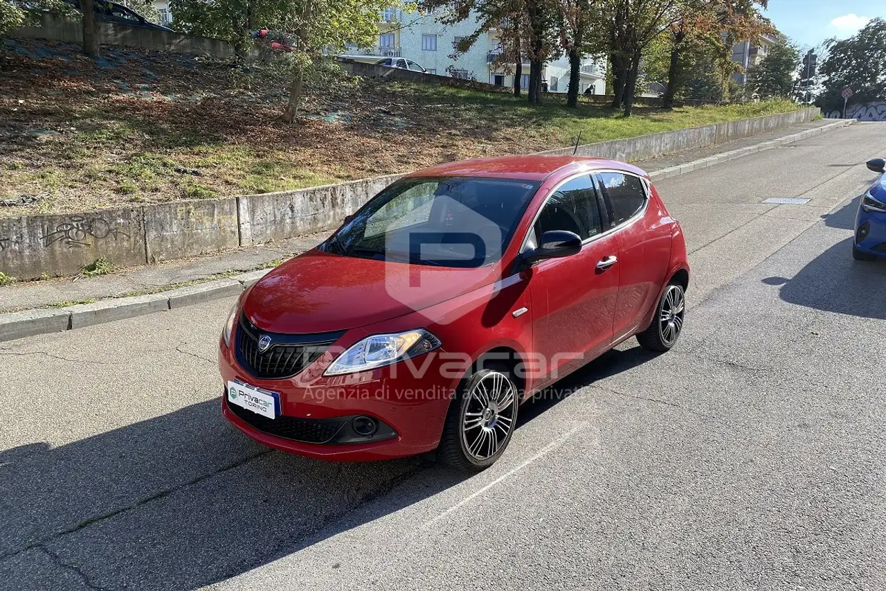 Lancia Ypsilon