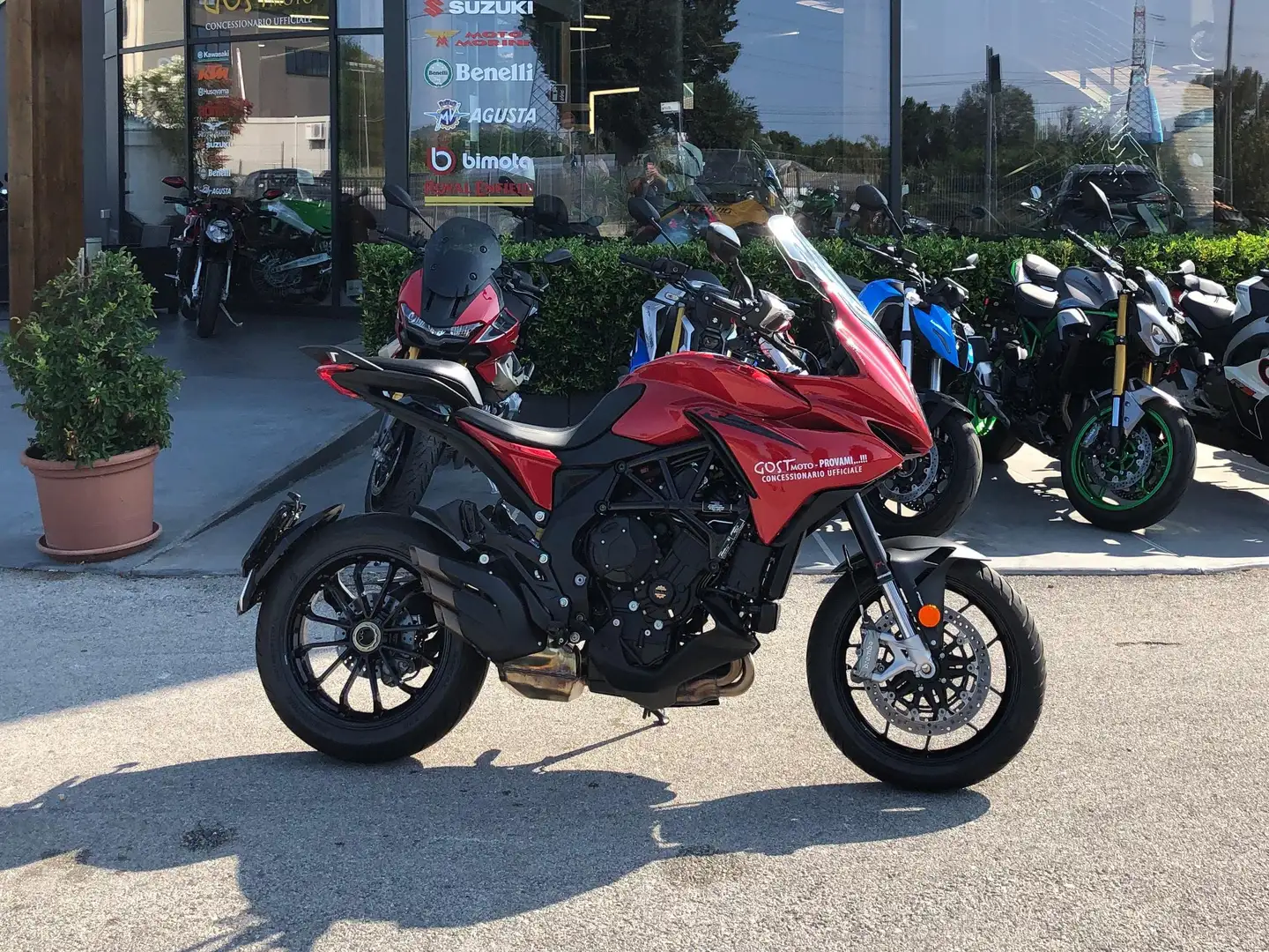 MV Agusta Turismo Veloce 800 800 R Rot - 1