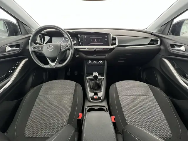 Opel Grandland view 6