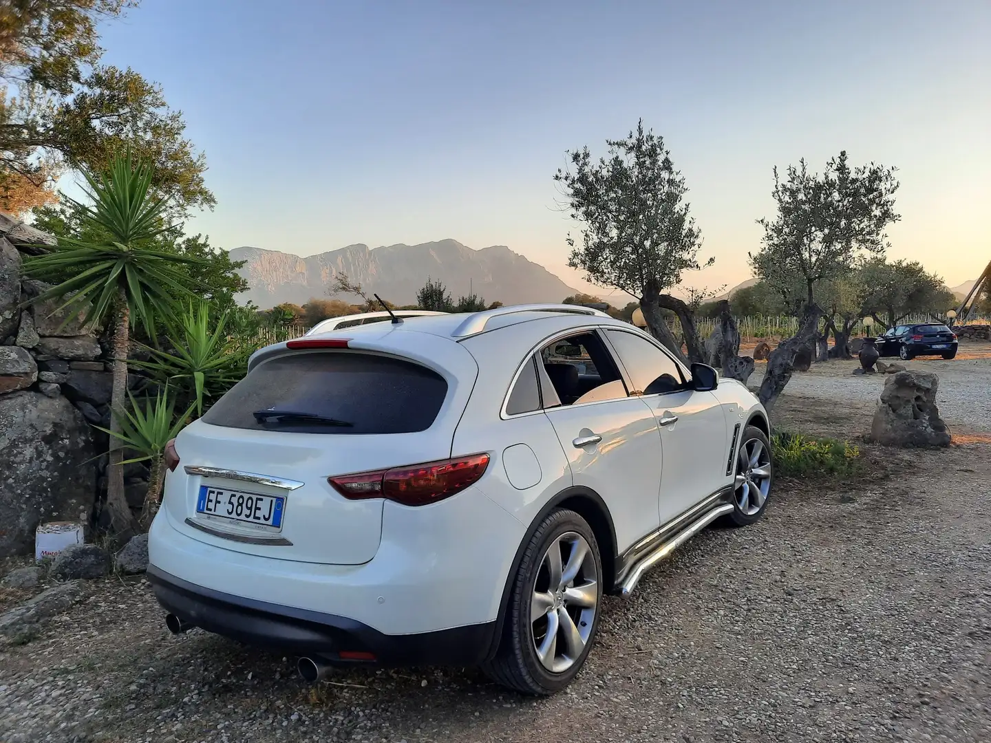 Infiniti FX 3.0d V6 GT Premium awd auto - 1