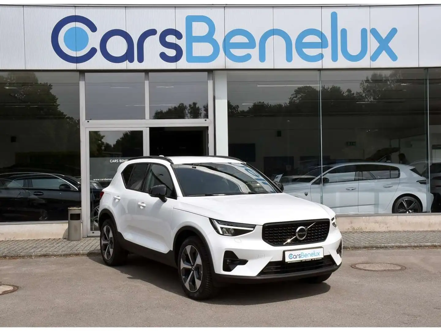 Volvo XC40 2.0 B3 MHEV Plus Dark DCT MEMO HARMAN PILOT NEUF Blanc - 1
