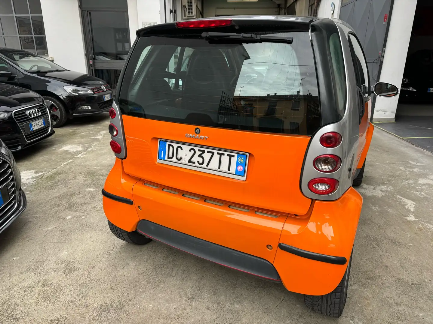 smart forTwo 0.7 Grandstyle 61cv Pomarańczowy - 2