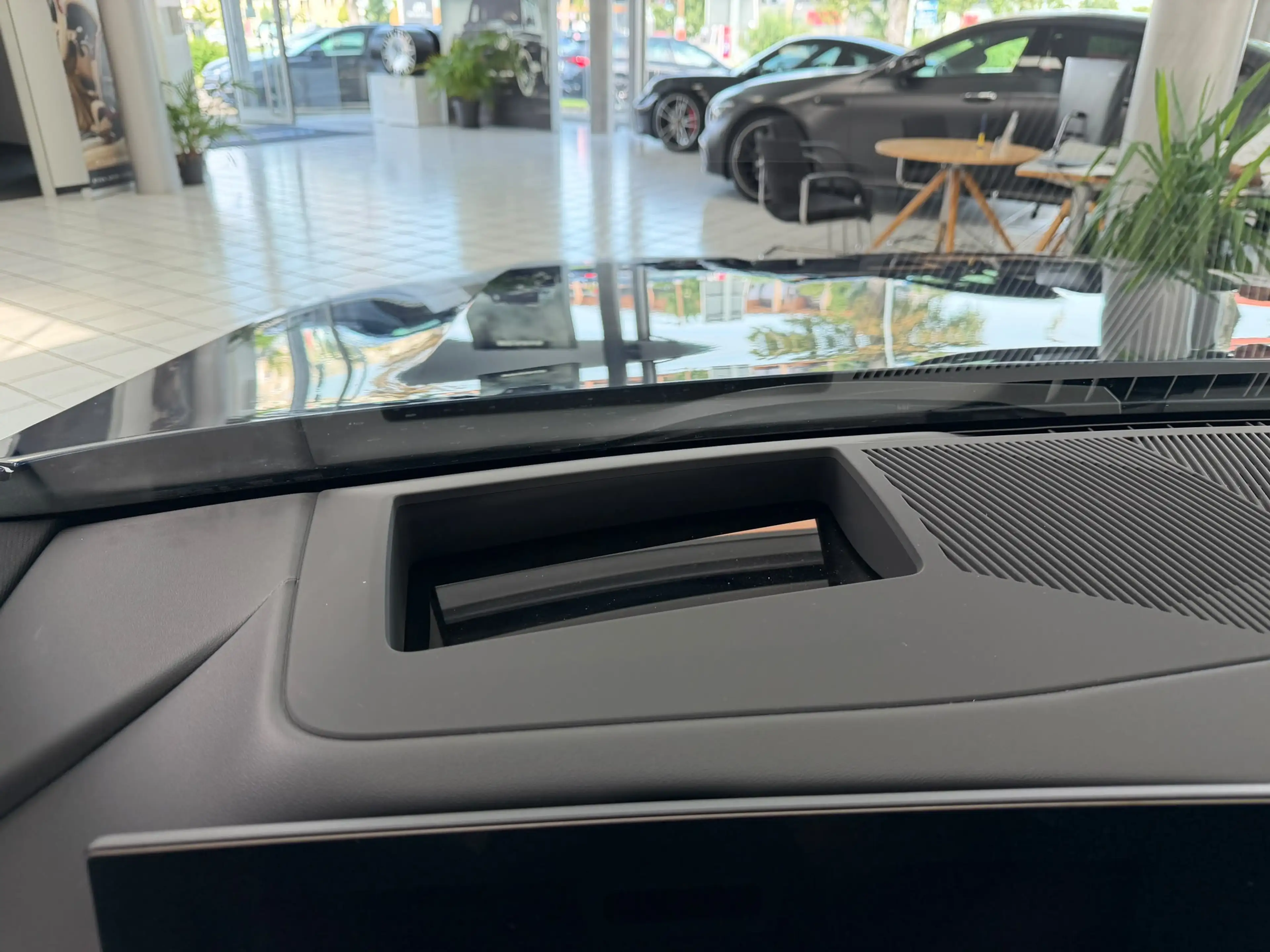 BMW 550 e xDrive M-Sport Pro PANO*ICONIC*B&W*AHK*360 — photo 13