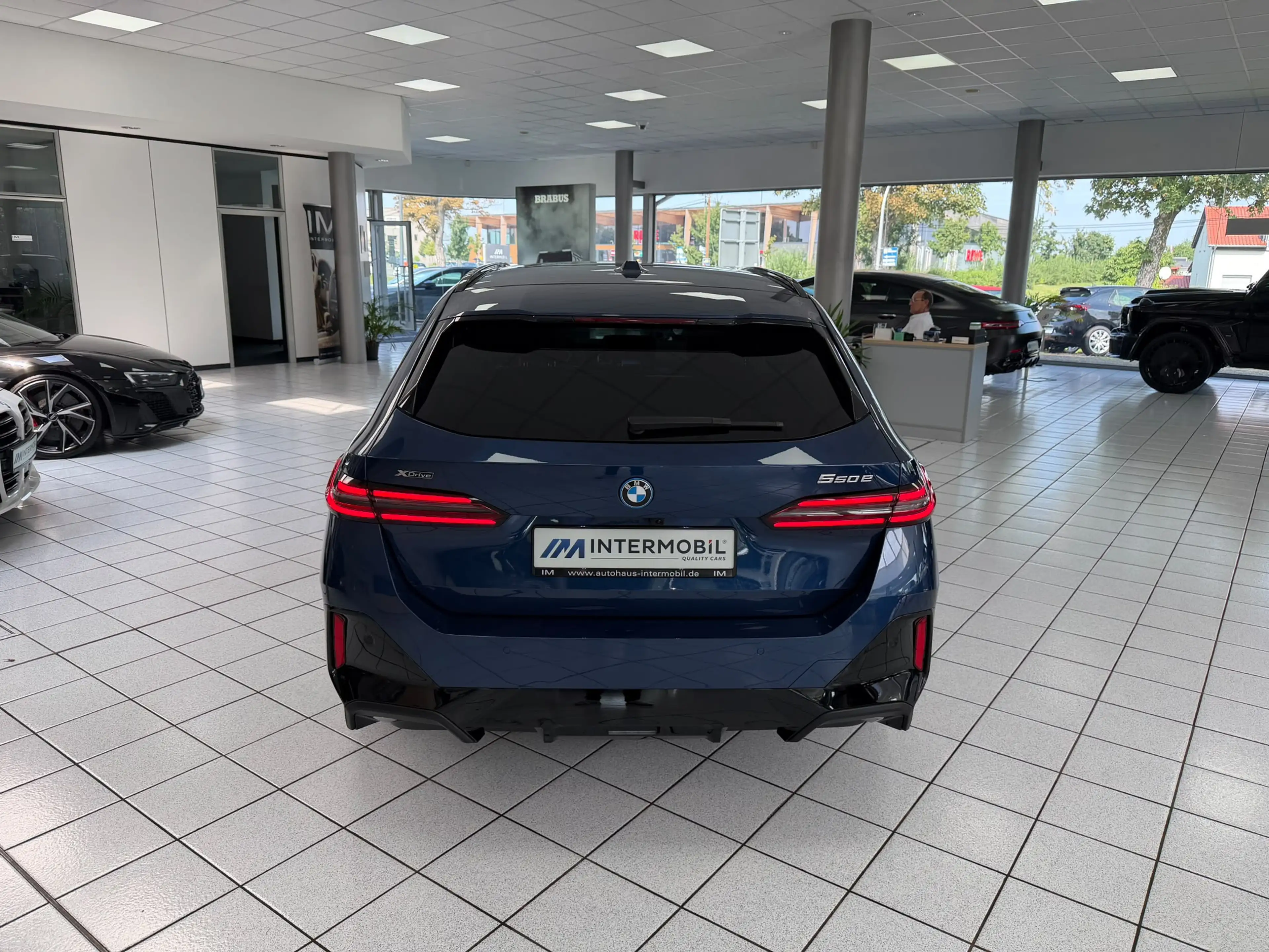 BMW 550 e xDrive M-Sport Pro PANO*ICONIC*B&W*AHK*360 — photo 5