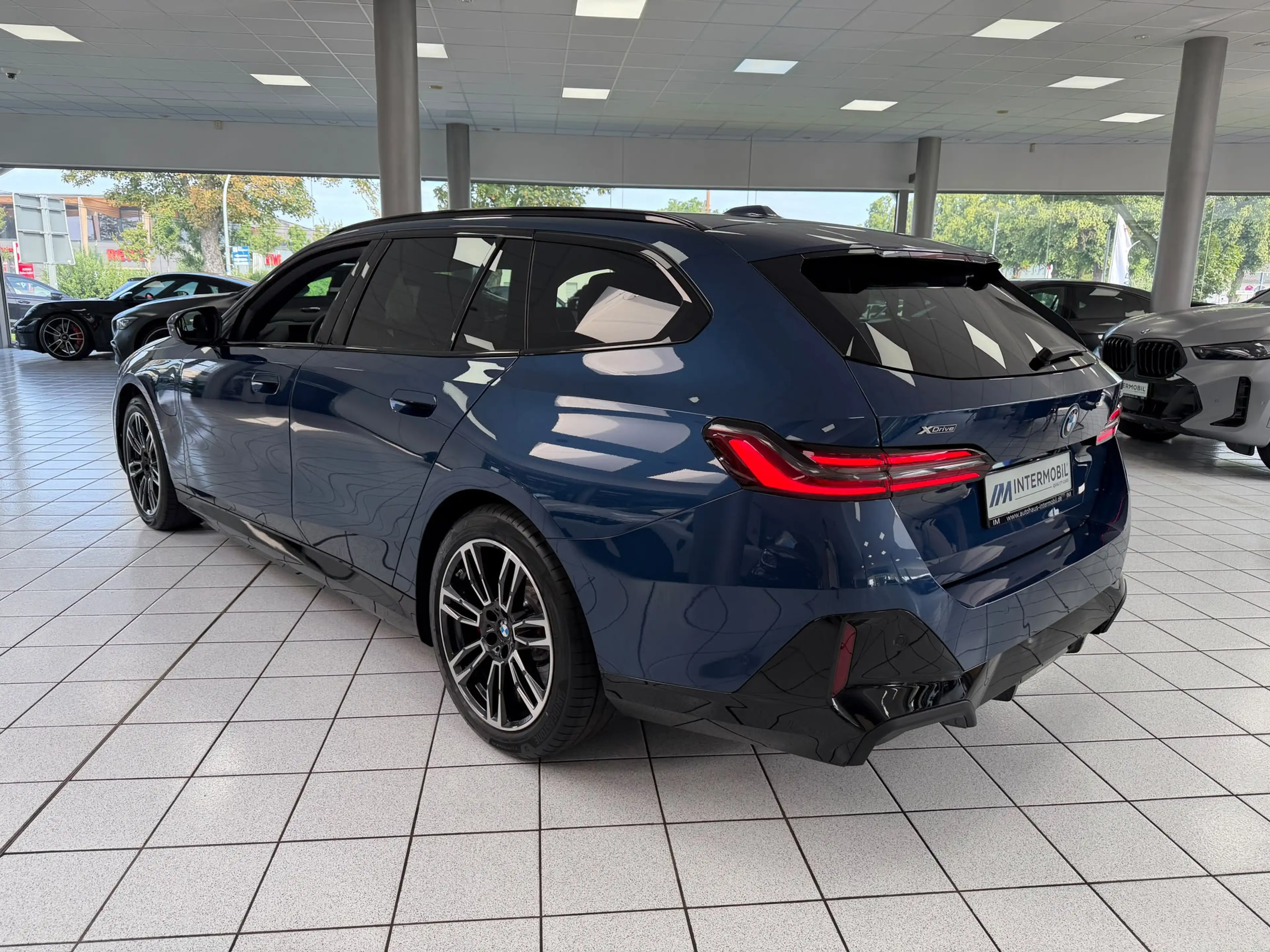 BMW 550 e xDrive M-Sport Pro PANO*ICONIC*B&W*AHK*360 — photo 6