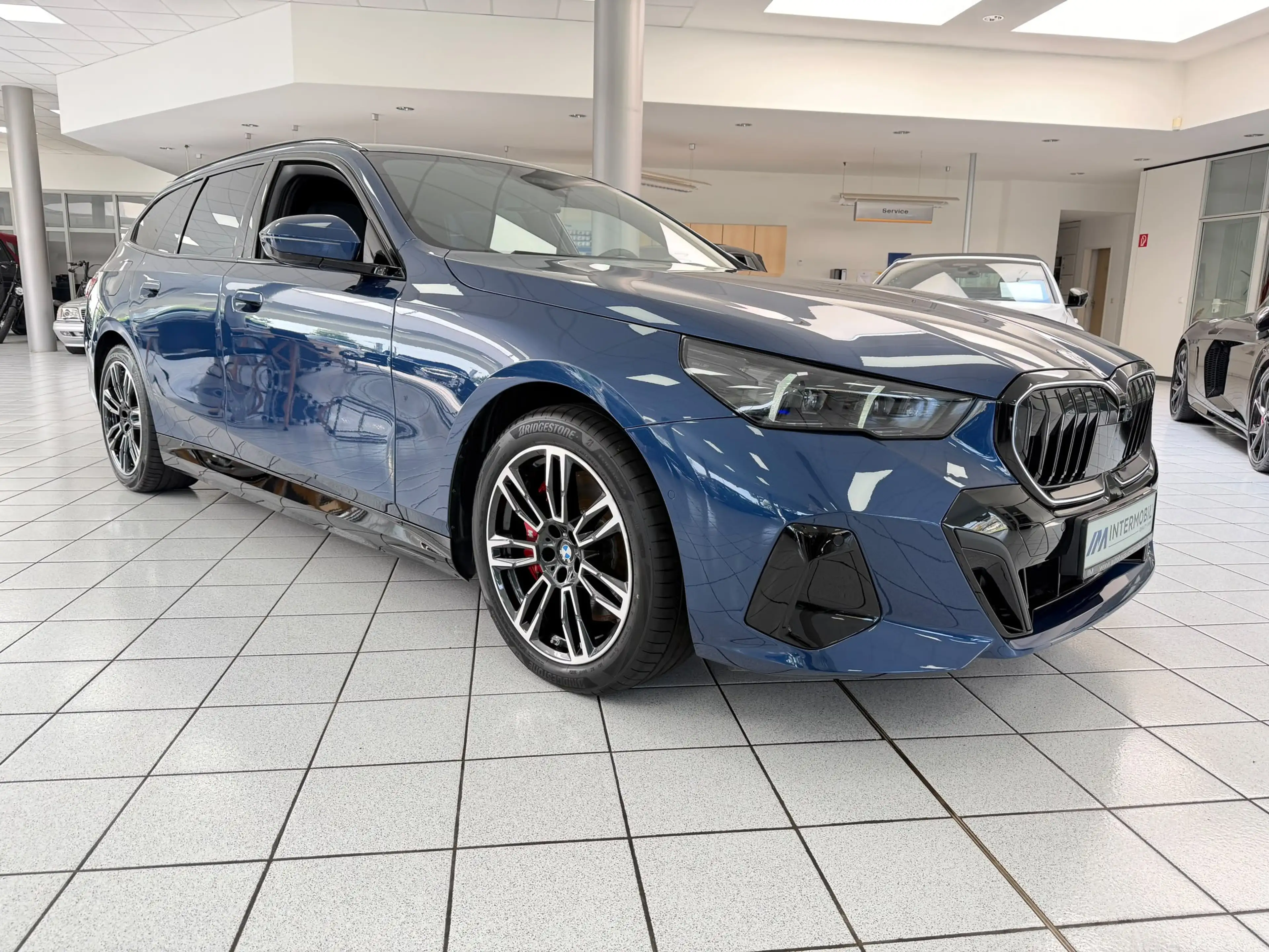 BMW 550 e xDrive M-Sport Pro PANO*ICONIC*B&W*AHK*360 — photo 3
