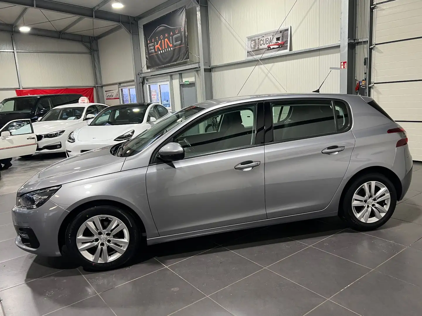 Peugeot 308 1.2 Limousine *Navi*SHZ*PDC*Temp.*Bluetooth* Grau - 2