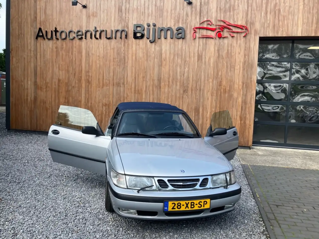 Saab 9-3 2.0 SE, foto 12