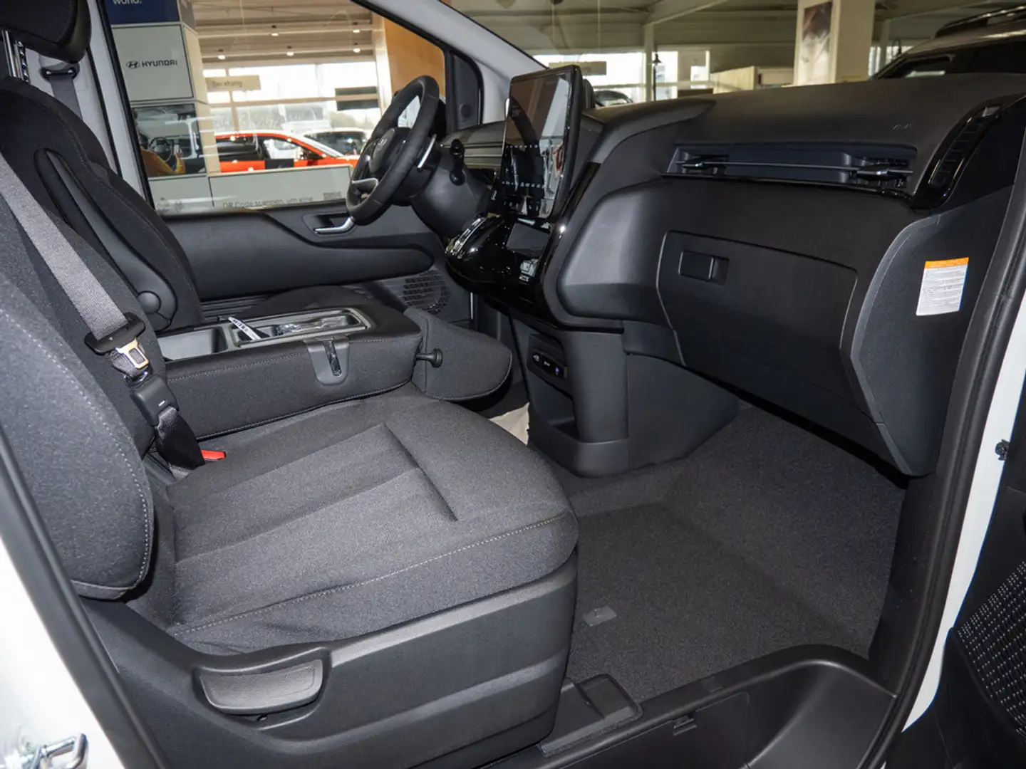 Hyundai STARIA 1.6 Trend Hybrid 2WD SHZ NAVI ACC LED Weiß - 2