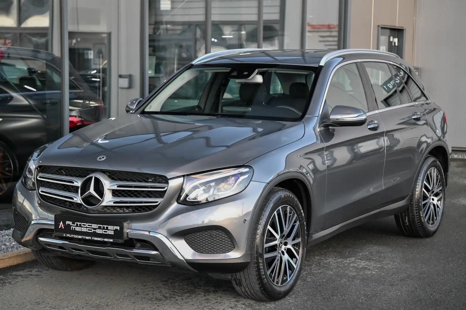 Mercedes-Benz GLC 220 d 4Matic Aut Off-Road-Styling* Standhzg* Grau - 2