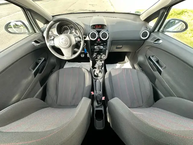 Opel Corsa view 10