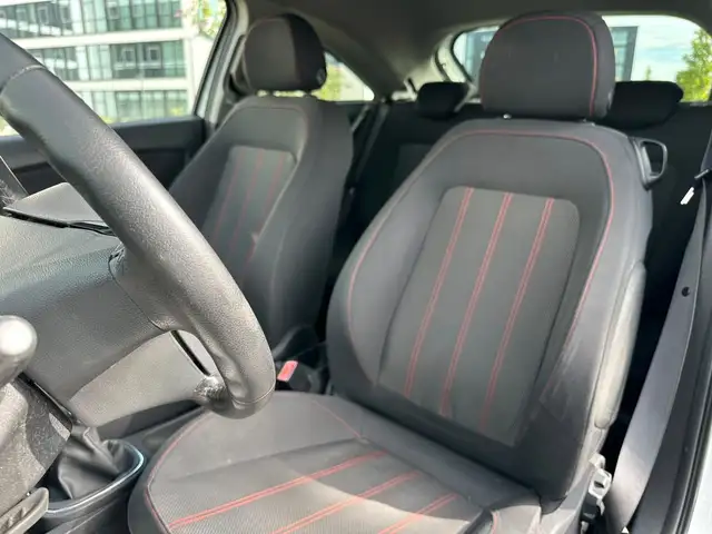Opel Corsa view 13